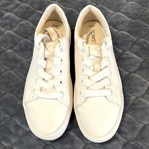 Toms leather lace up sneaker